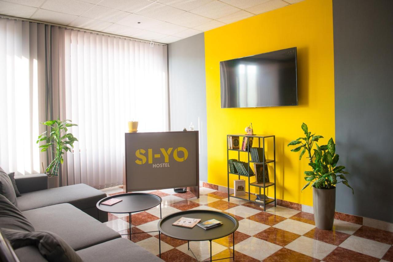Si-Yo Hostel Oujhorod Extérieur photo