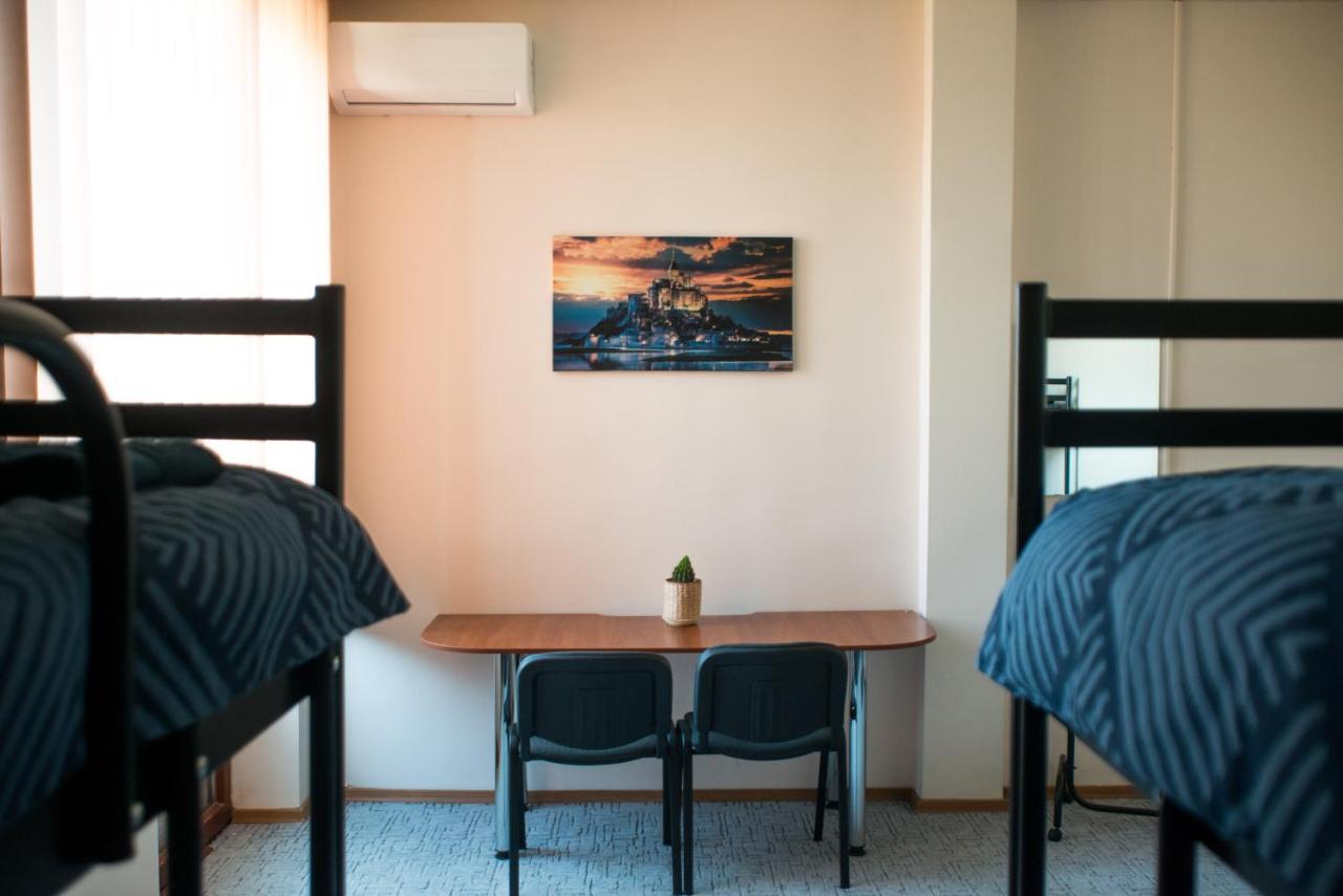 Si-Yo Hostel Oujhorod Extérieur photo