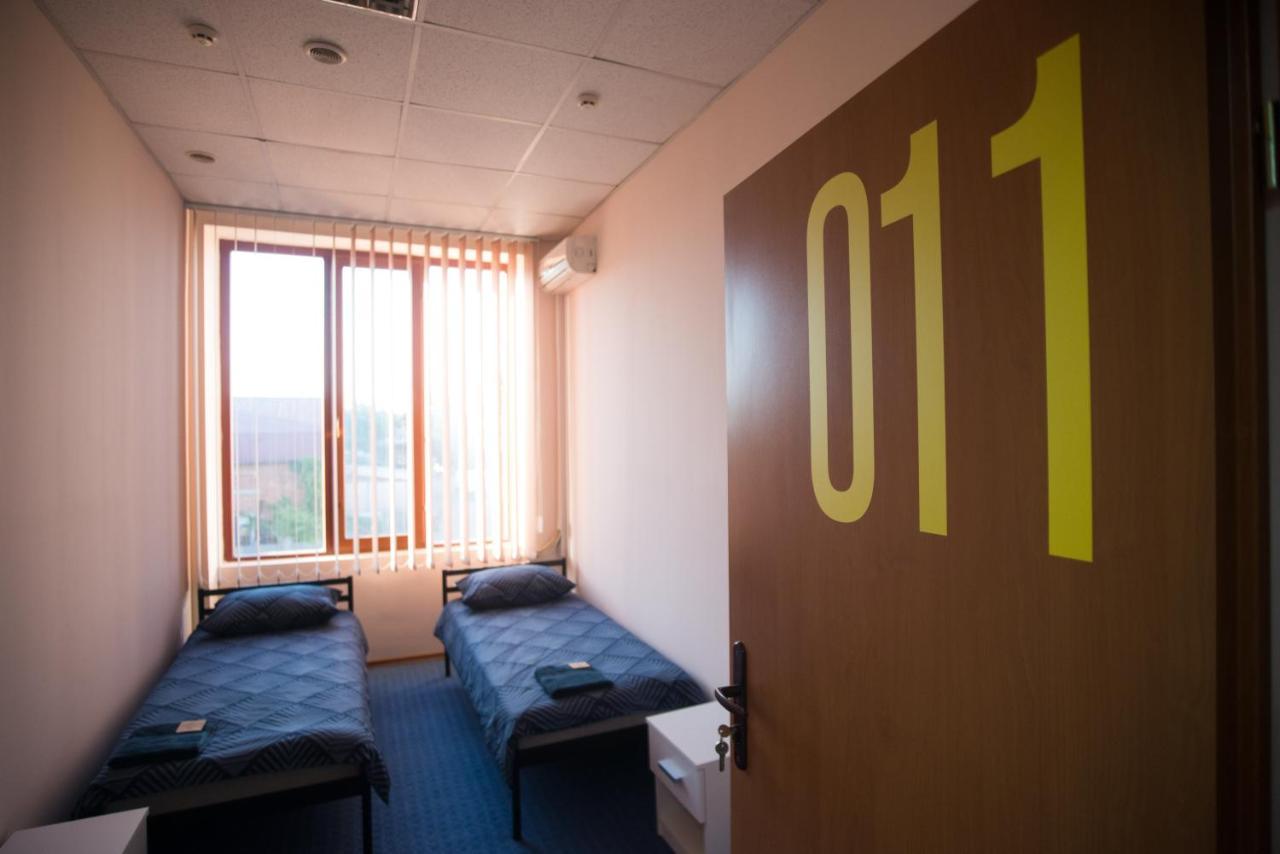 Si-Yo Hostel Oujhorod Extérieur photo