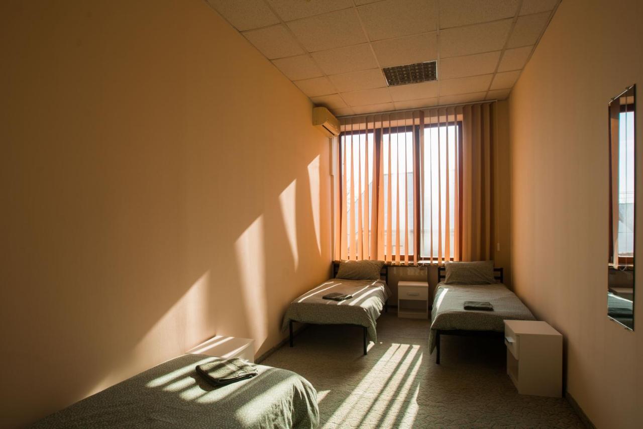 Si-Yo Hostel Oujhorod Extérieur photo